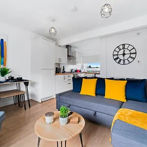  Apartment Village Cwtch Whitchurch 2 Bedroom United Kingdom